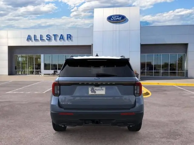 2026 Ford Explorer Active photo 5