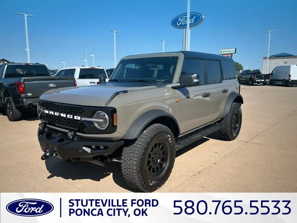2025 Ford Bronco Badlands 4WD's photo