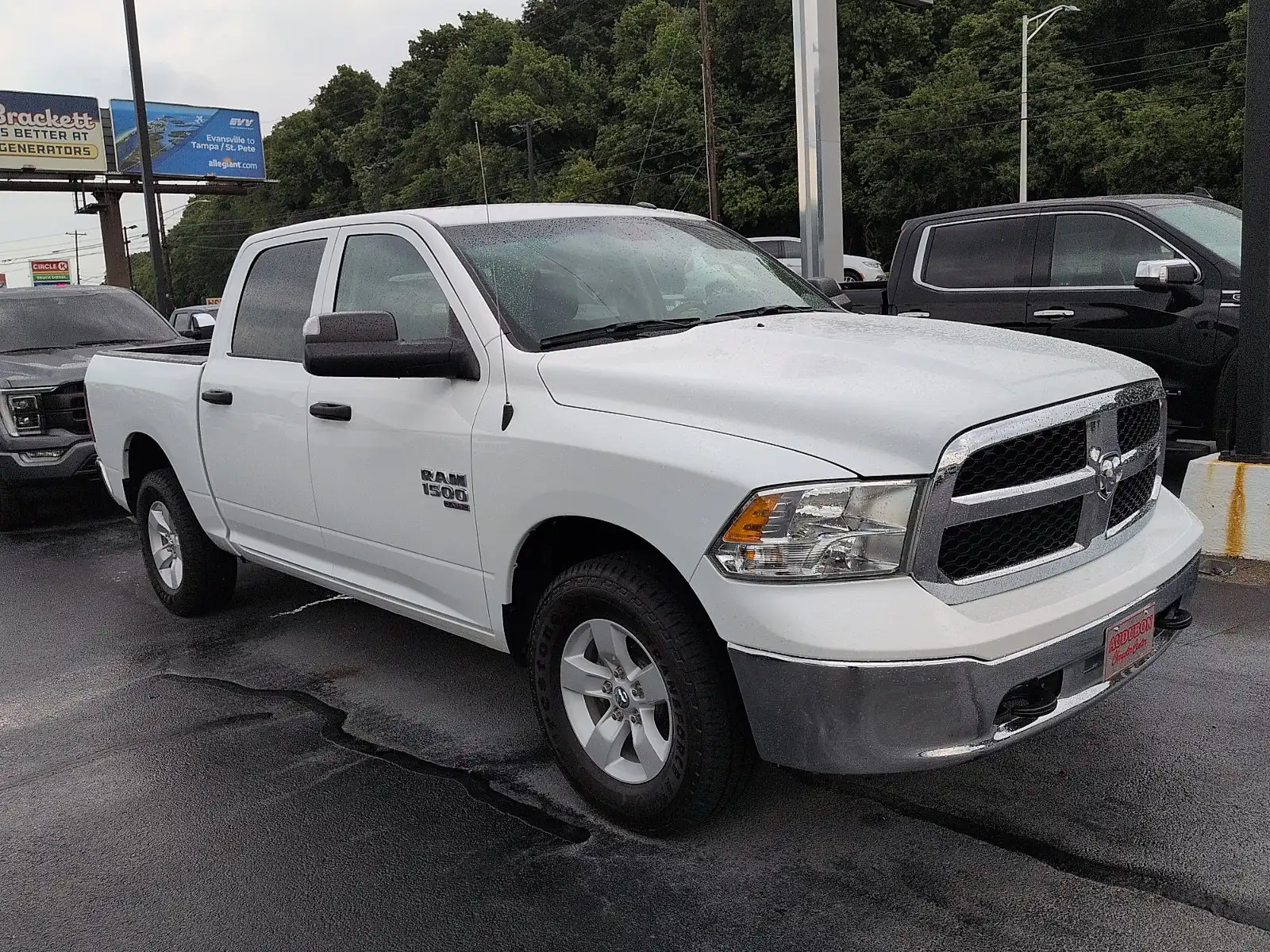 2022 RAM 1500 Classic Tradesman 4x4 Crew Cab 5'7's photo