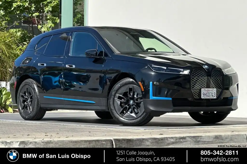 2023 BMW iX xDrive50's photo