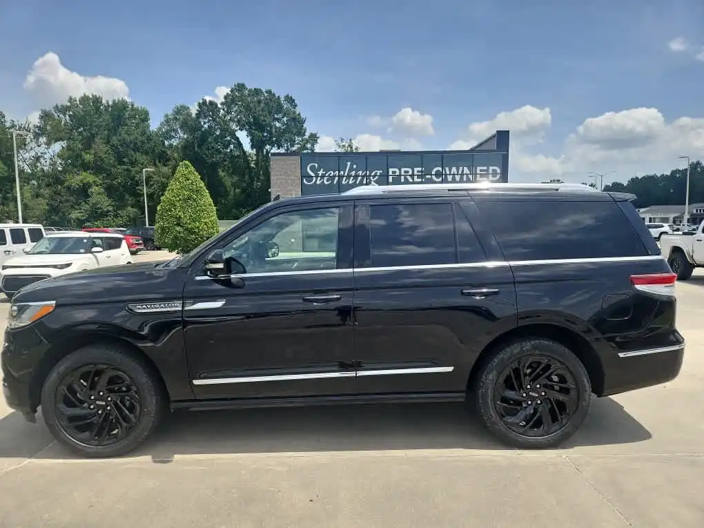 2024 Lincoln Navigator Reserve 4WD's photo