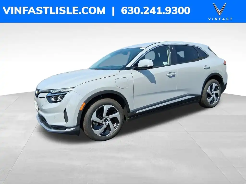 2027 VinFast VF 8 Eco's photo