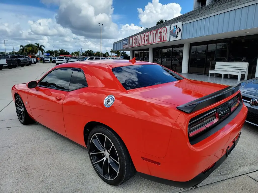 2016 Dodge Challenger Scat Pack photo 3