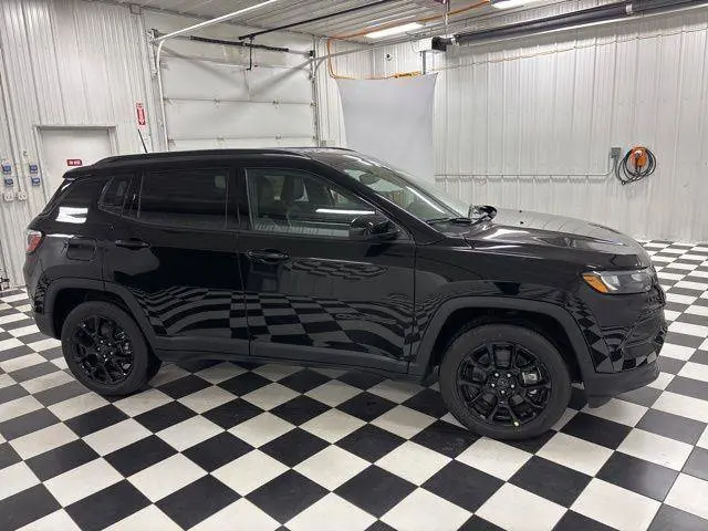 2026 Jeep Compass Altitude 4X4 photo 3