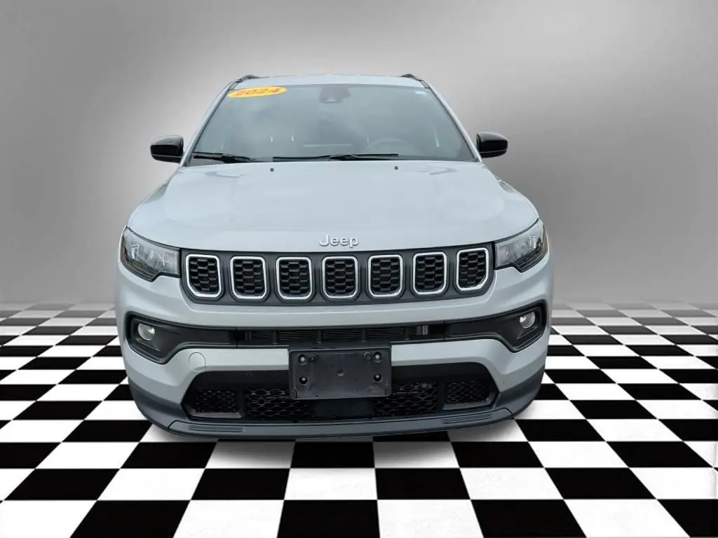 2024 Jeep Compass Latitude 4X4 photo 4