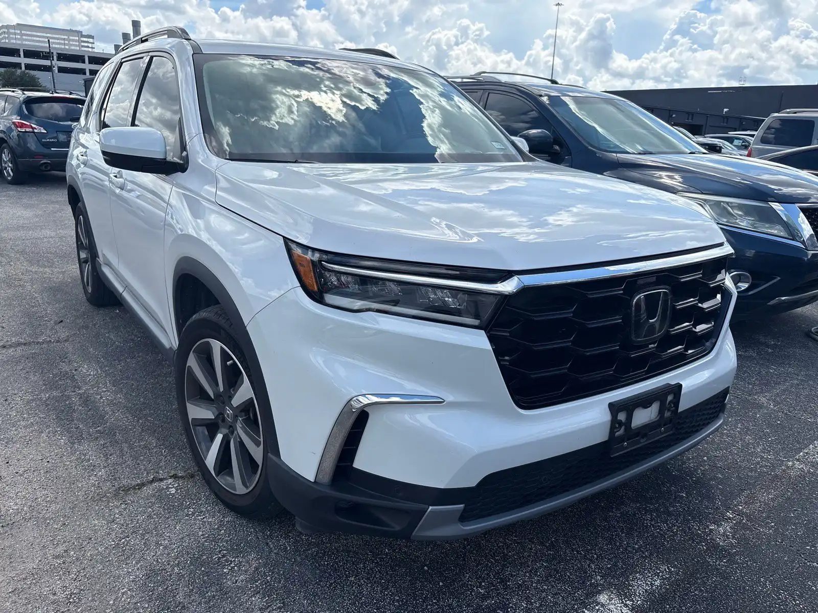 2024 Honda Pilot Touring 2WD's photo