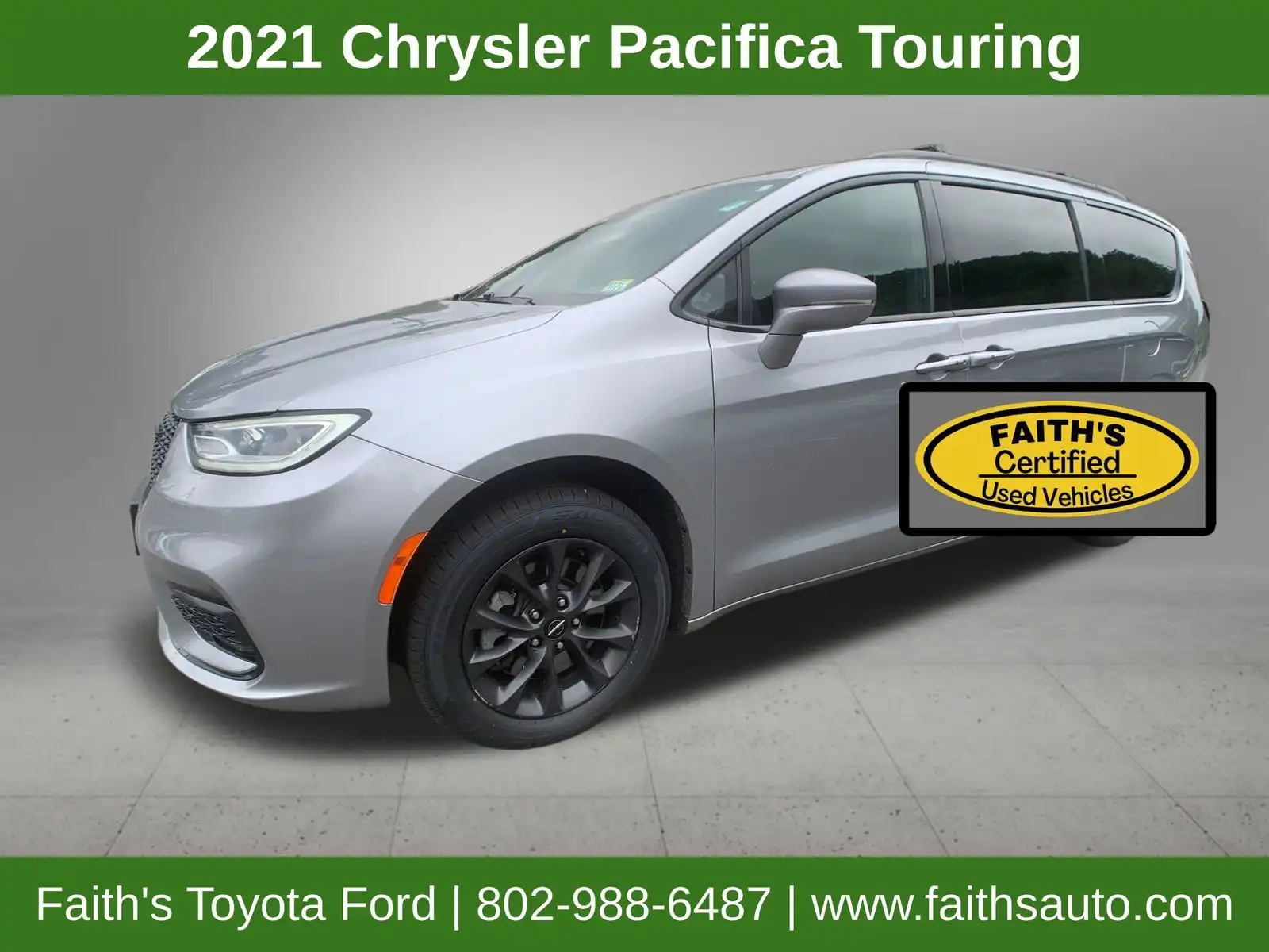 2021 Chrysler Pacifica Touring's photo
