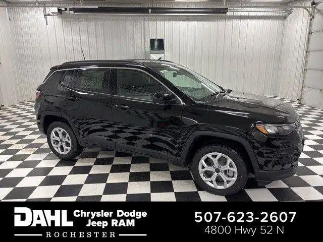 2026 Jeep Compass Latitude 4X4's photo