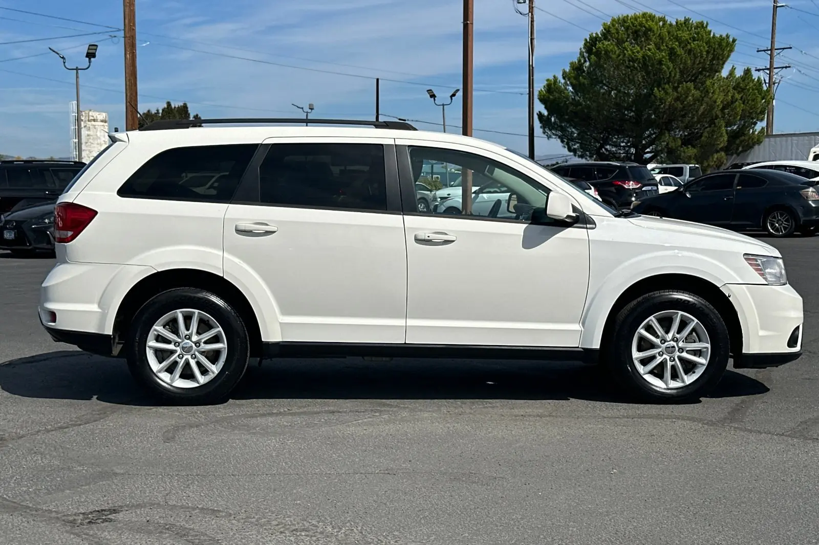 2017 Dodge Journey SXT FWD photo 3