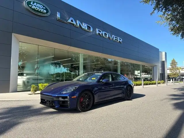 2026 Porsche Panamera GTS's photo