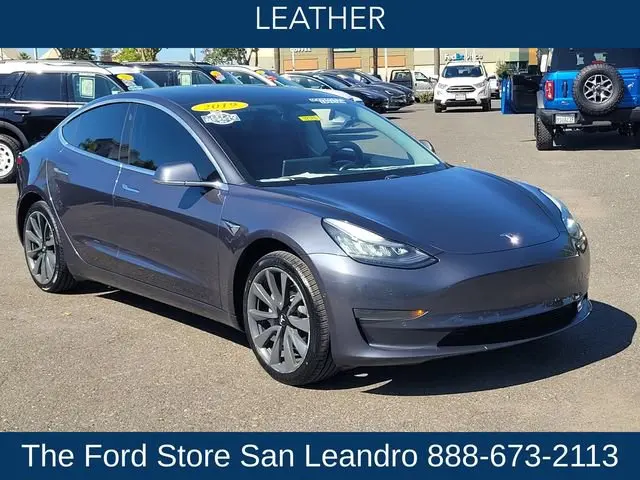 2019 Tesla Model 3 Standard Range Plus photo 3