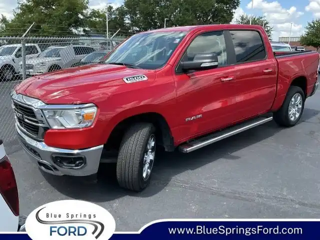 2019 RAM 1500 Big Horn/Lone Star 4x4 Crew Cab 5'7's photo