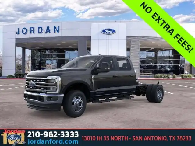 2026 Ford F-350 Lariat 4WD Crew Cab DRW 179 in's photo