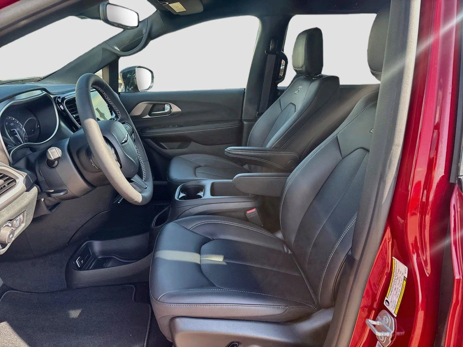 2026 Chrysler Pacifica Select AWD photo 5