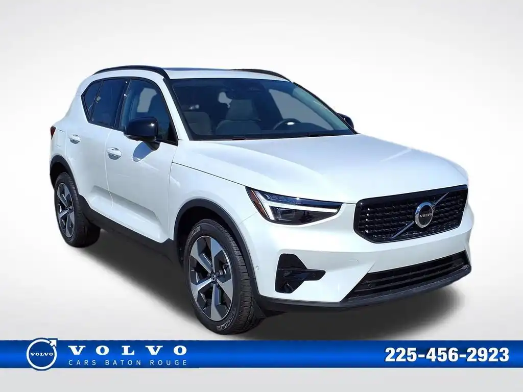 2026 Volvo XC40 B5 Plus Dark AWD's photo