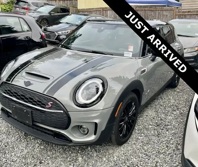 2022 MINI Clubman Cooper S ALL4's photo