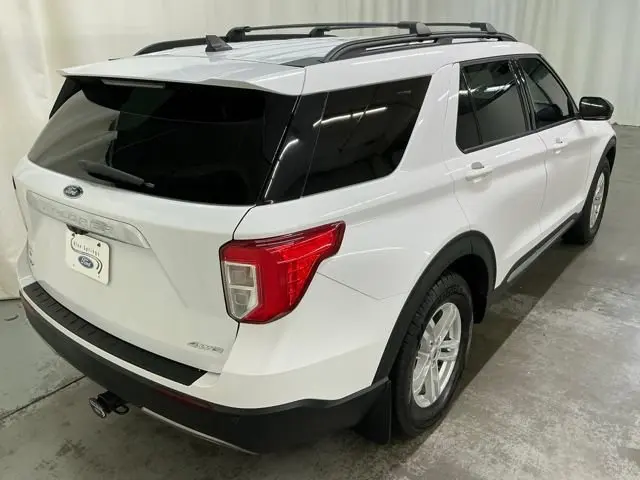 2021 Ford Explorer XLT 4WD photo 3