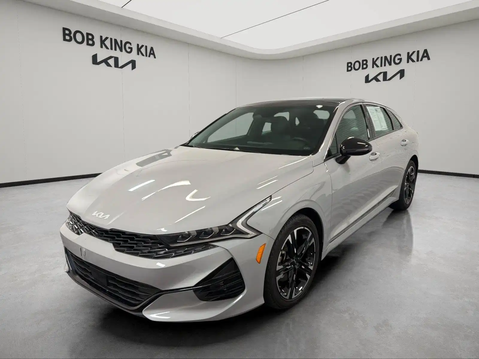 2023 Kia Optima GT-Line FWD's photo