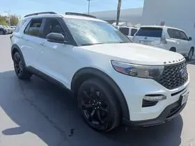 2022 Ford Explorer ST photo 3