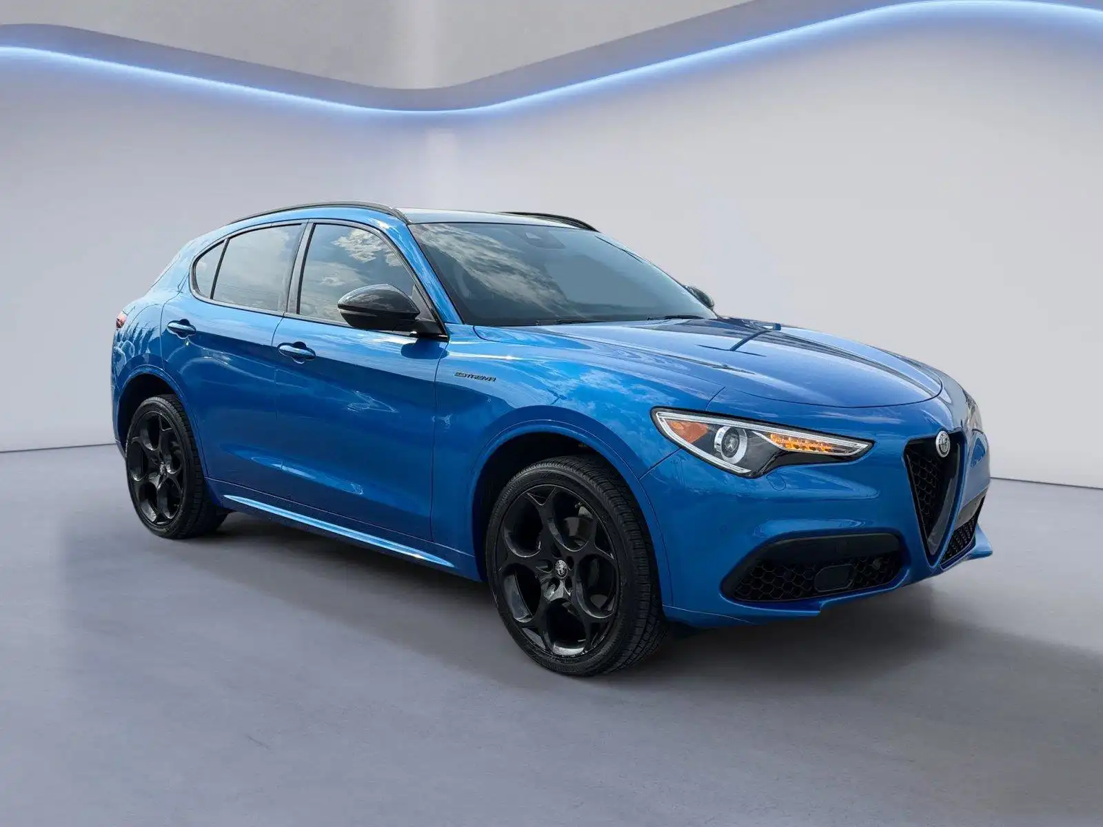 2023 Alfa Romeo Stelvio Estrema AWD's photo