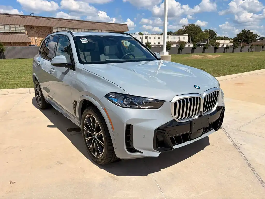 2026 BMW X5 sDrive40i's photo