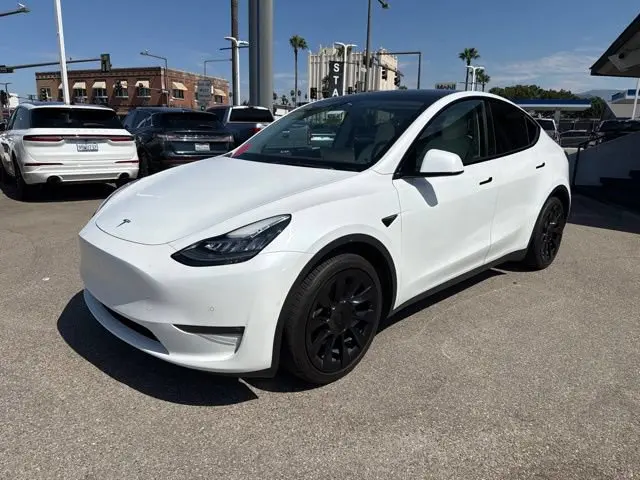 2022 Tesla Model Y Long Range photo 3