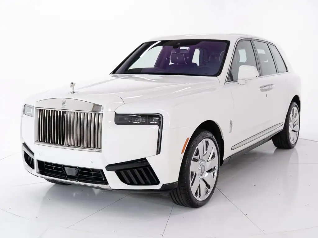 2027 Rolls-Royce Cullinan Base's photo