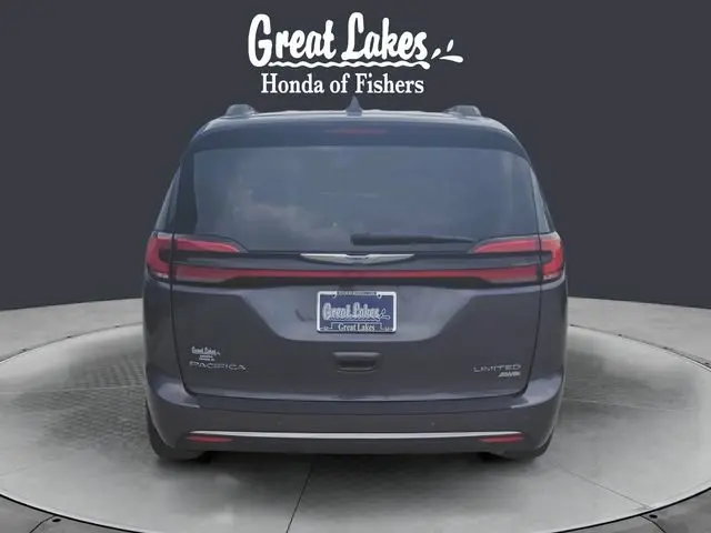 2023 Chrysler Pacifica Limited AWD photo 4