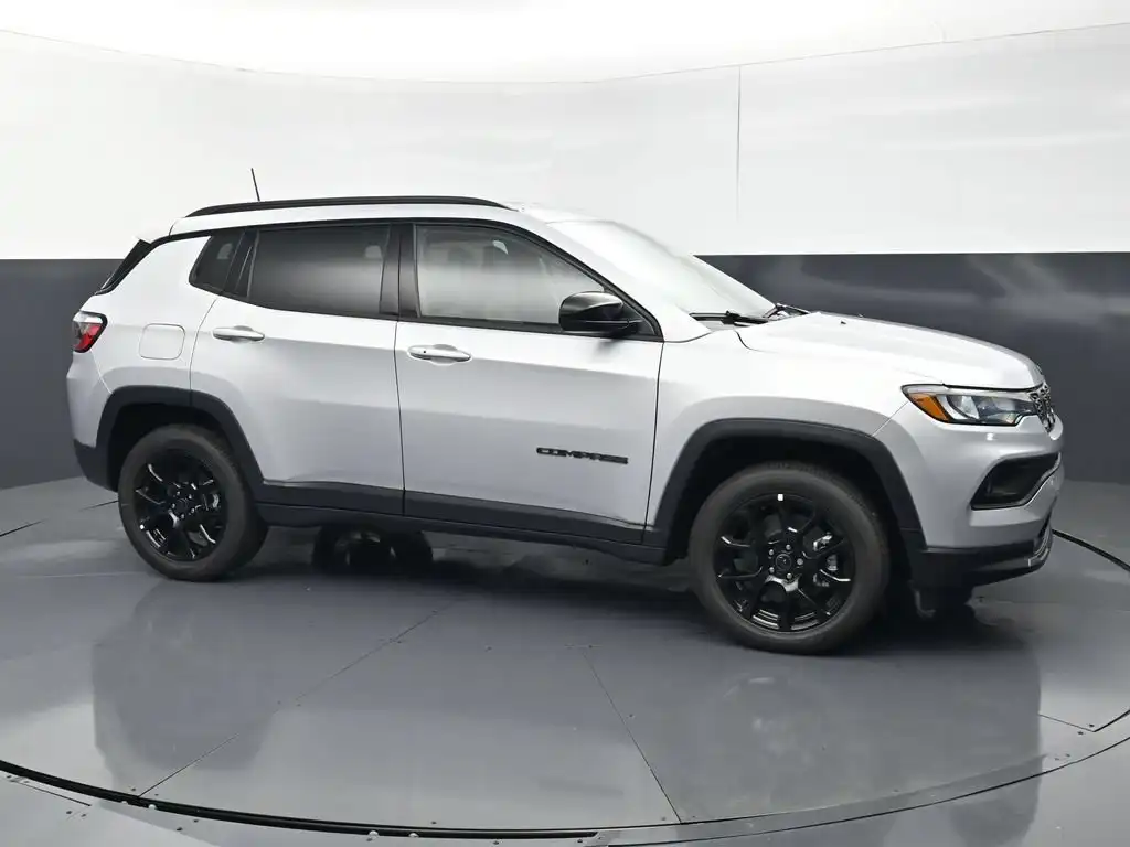 2026 Jeep Compass Latitude Altitude 4WD's photo