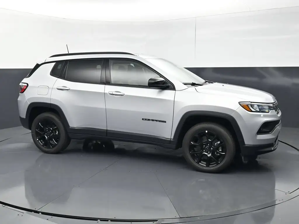 2026 Jeep Compass Latitude Altitude 4WD's photo
