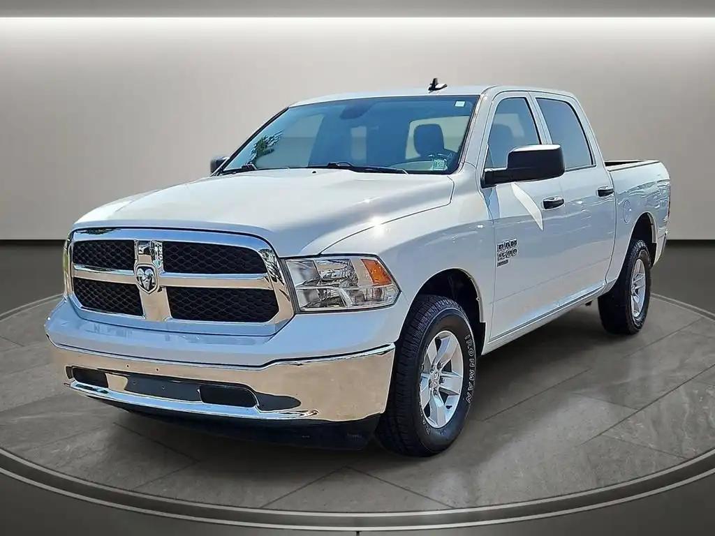 2023 RAM 1500 Classic SLT 4x4 Crew Cab 5'7's photo
