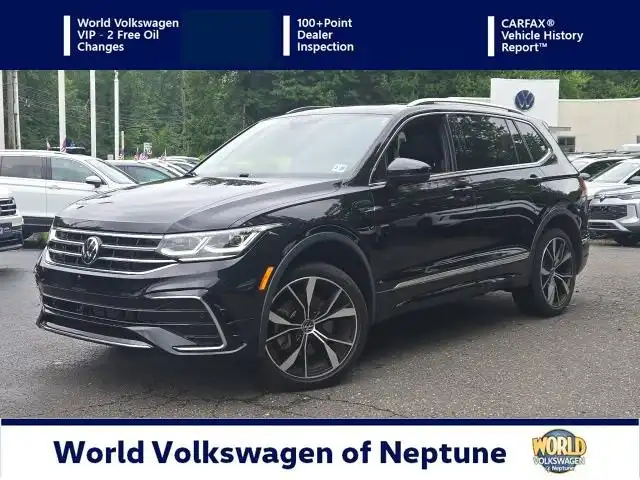 2024 Volkswagen Tiguan 2.0T SEL R-Line 4Motion's photo