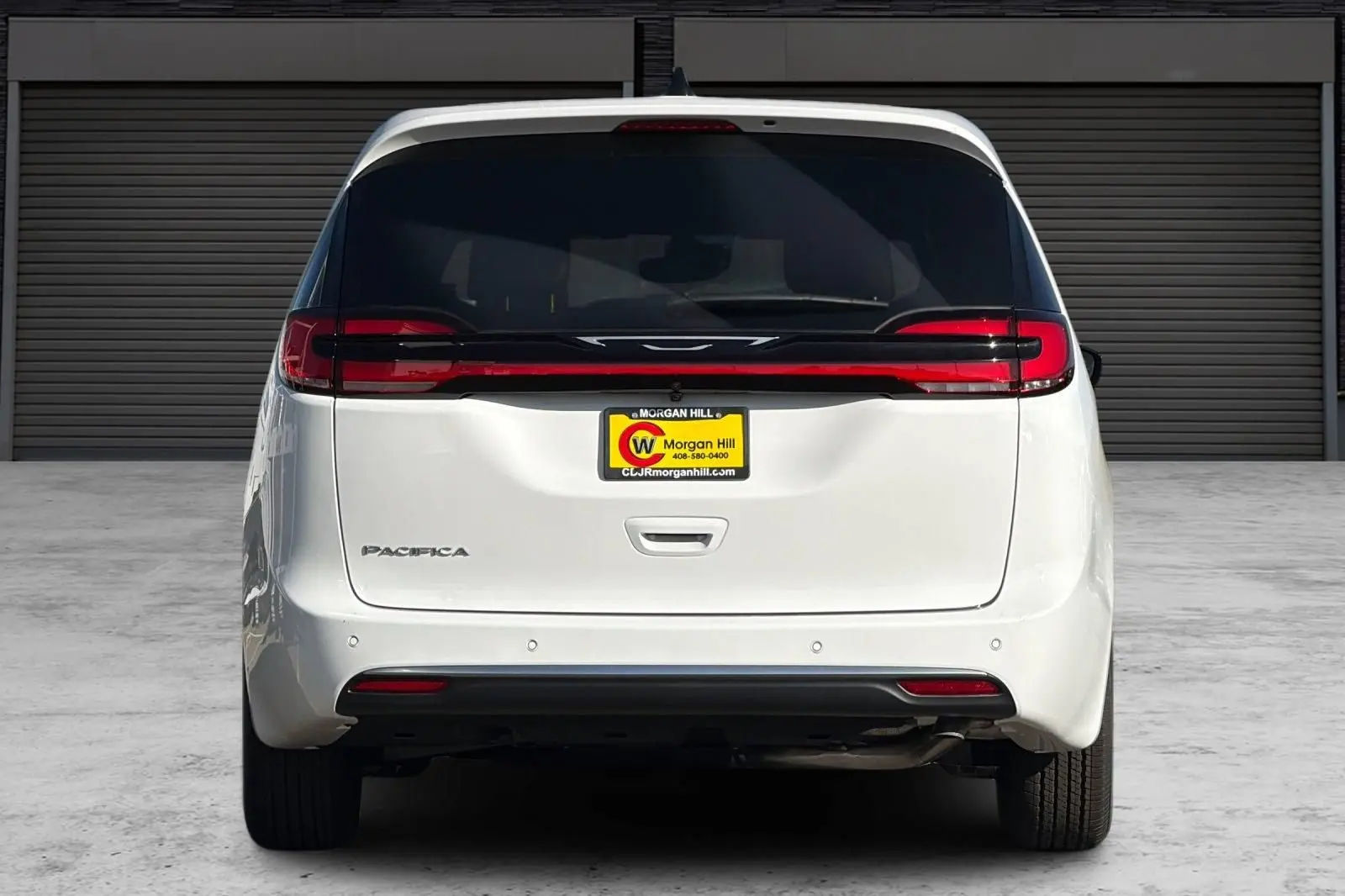2027 Chrysler Pacifica Select photo 5