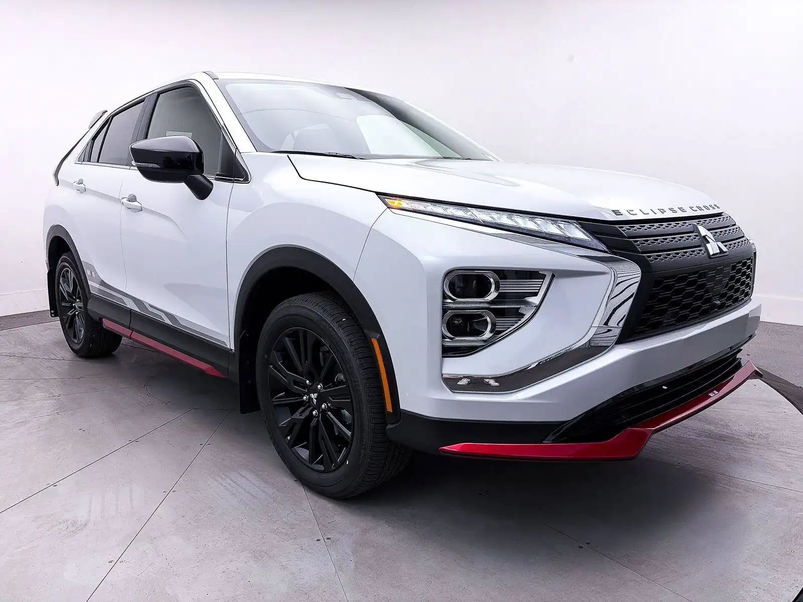2026 Mitsubishi Eclipse Cross LE S-AWC's photo