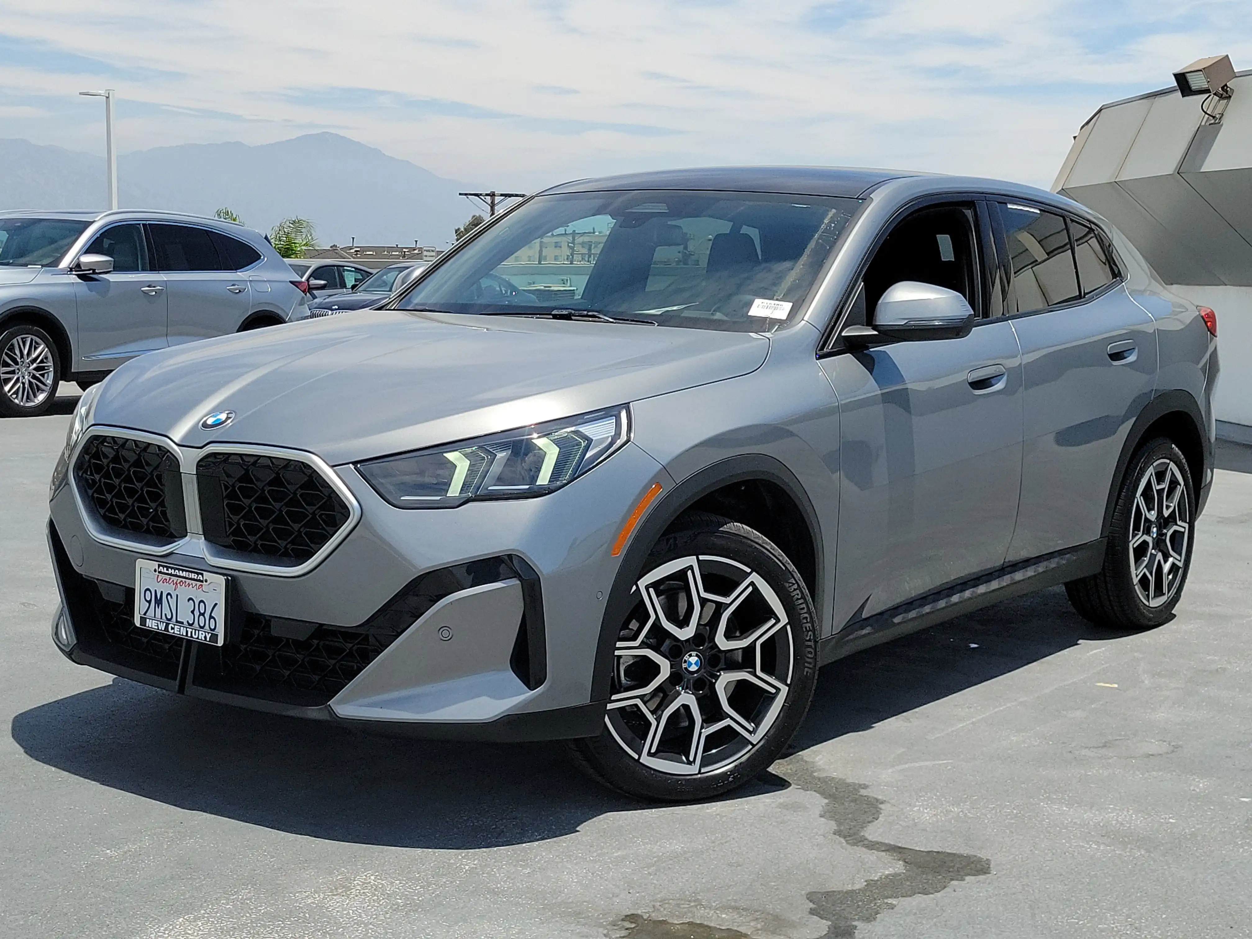 2025 BMW X2 xDrive28i's photo