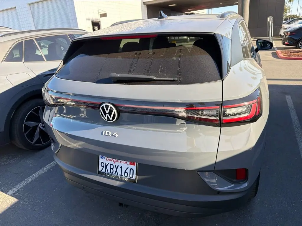 2023 Volkswagen ID.4 Pro 4Motion photo 5