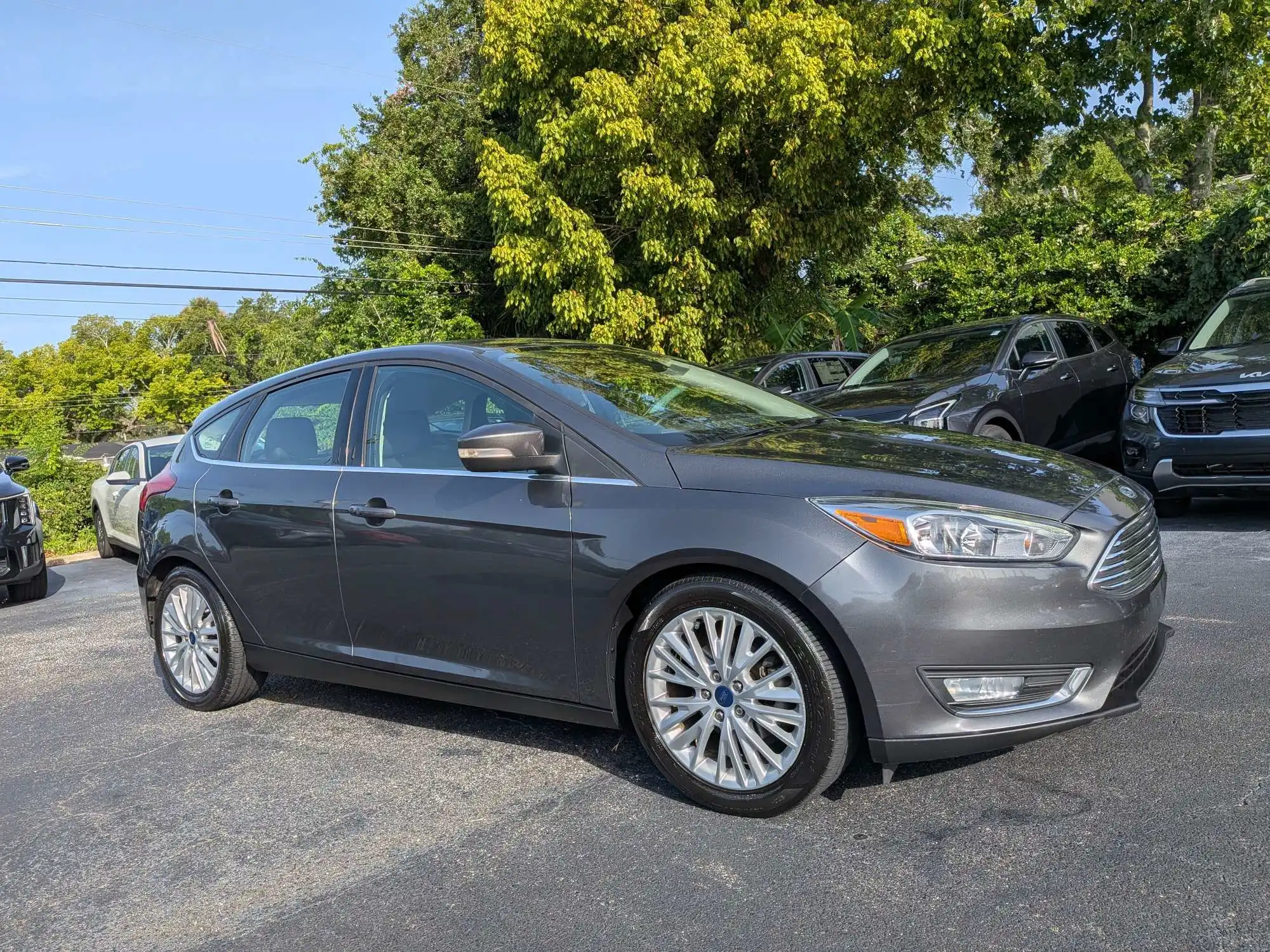 2018 Ford Focus Hatch Titanium's photo