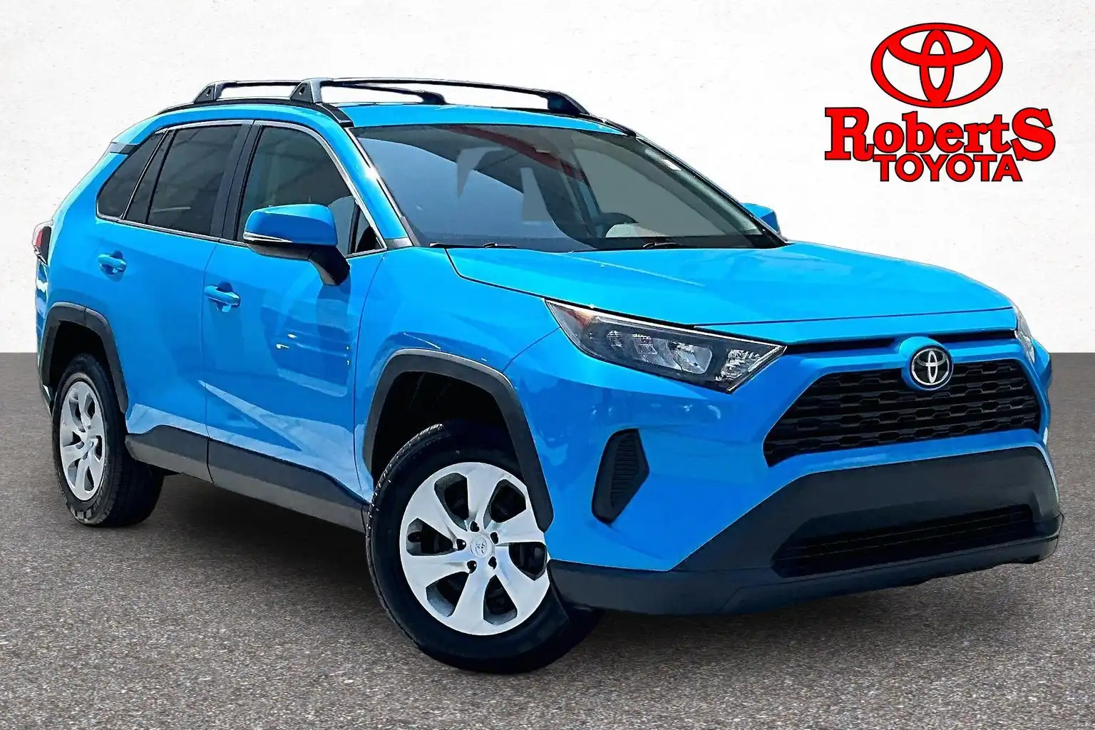 2019 Toyota RAV4 LE FWD's photo