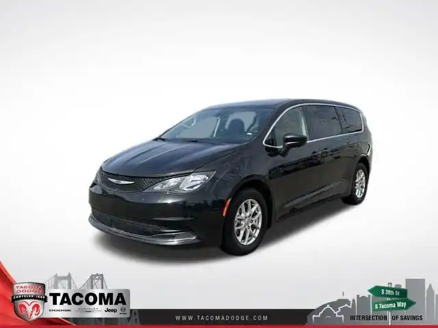 2023 Chrysler Voyager LX's photo