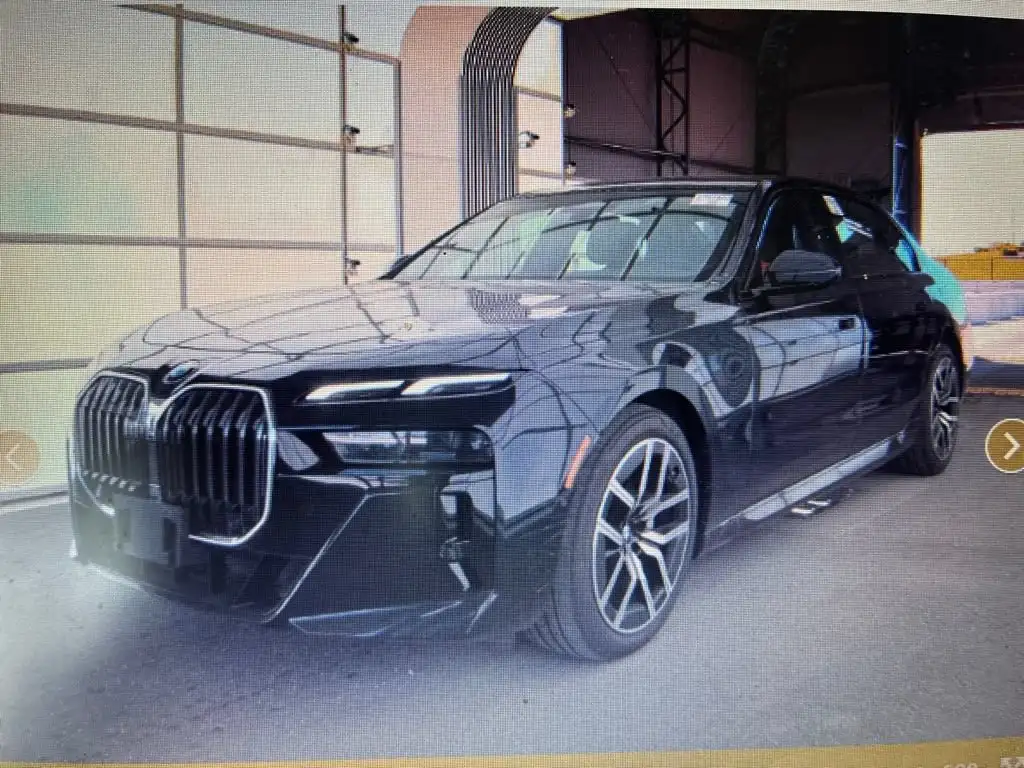2025 BMW 7 Series 740i xDrive Sedan's photo
