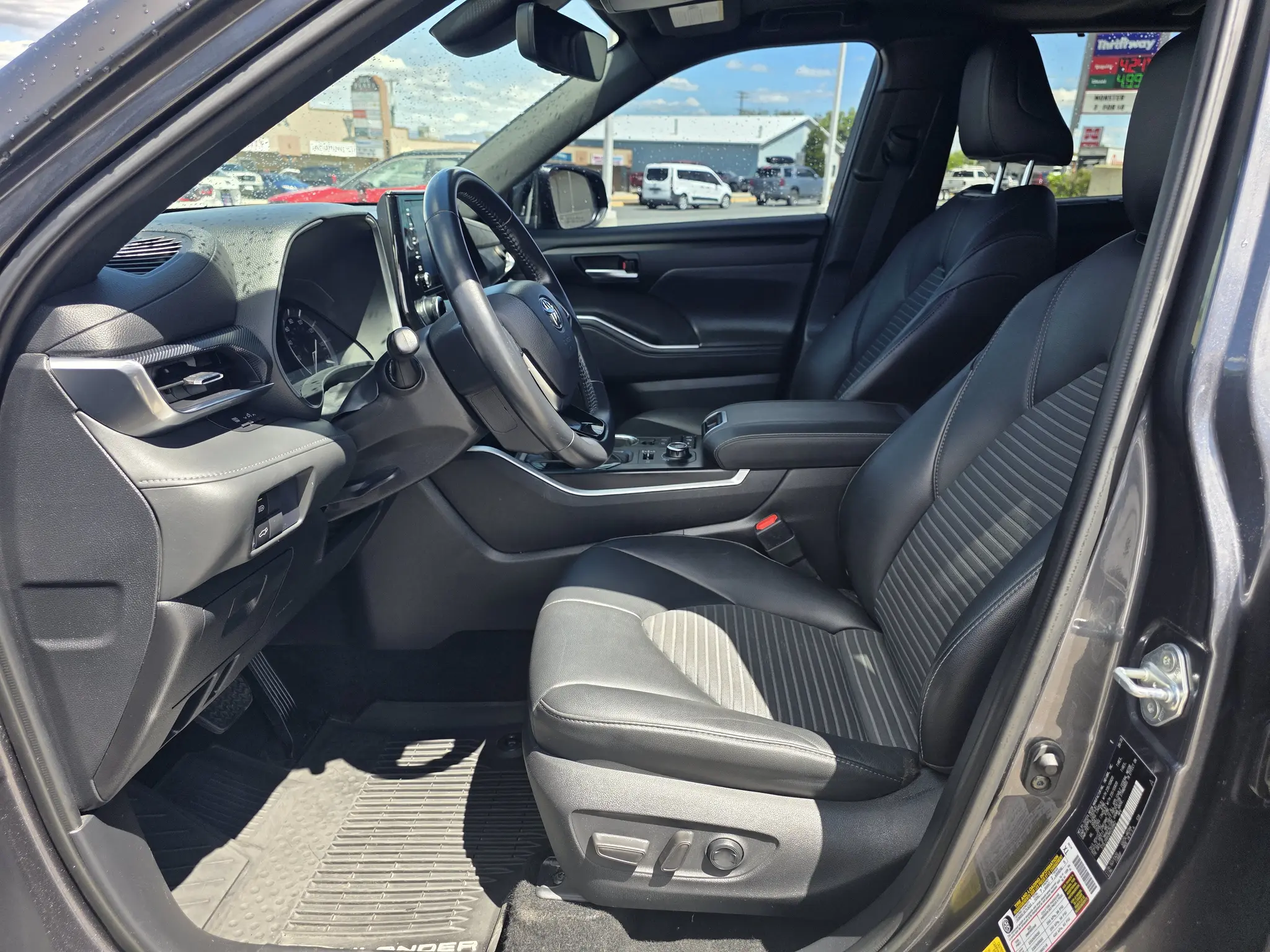 2021 Toyota Highlander XSE 4WD V6 photo 4