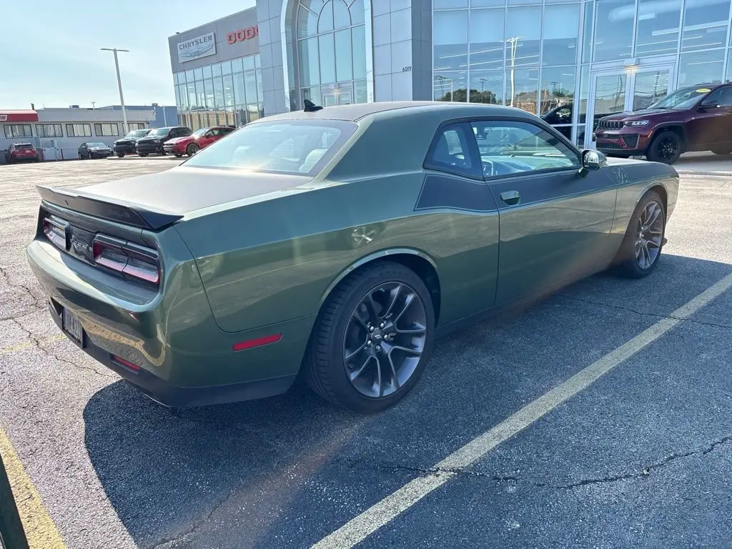 2023 Dodge Challenger R/T photo 5