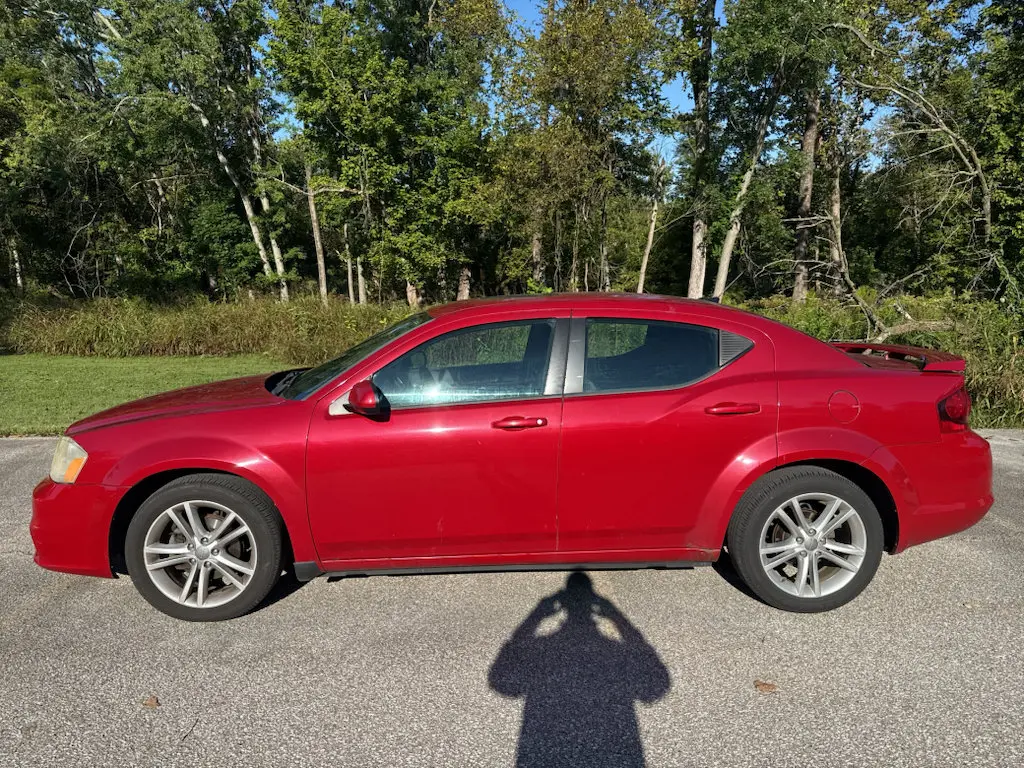 2012 Dodge Avenger SXT Plus photo 4