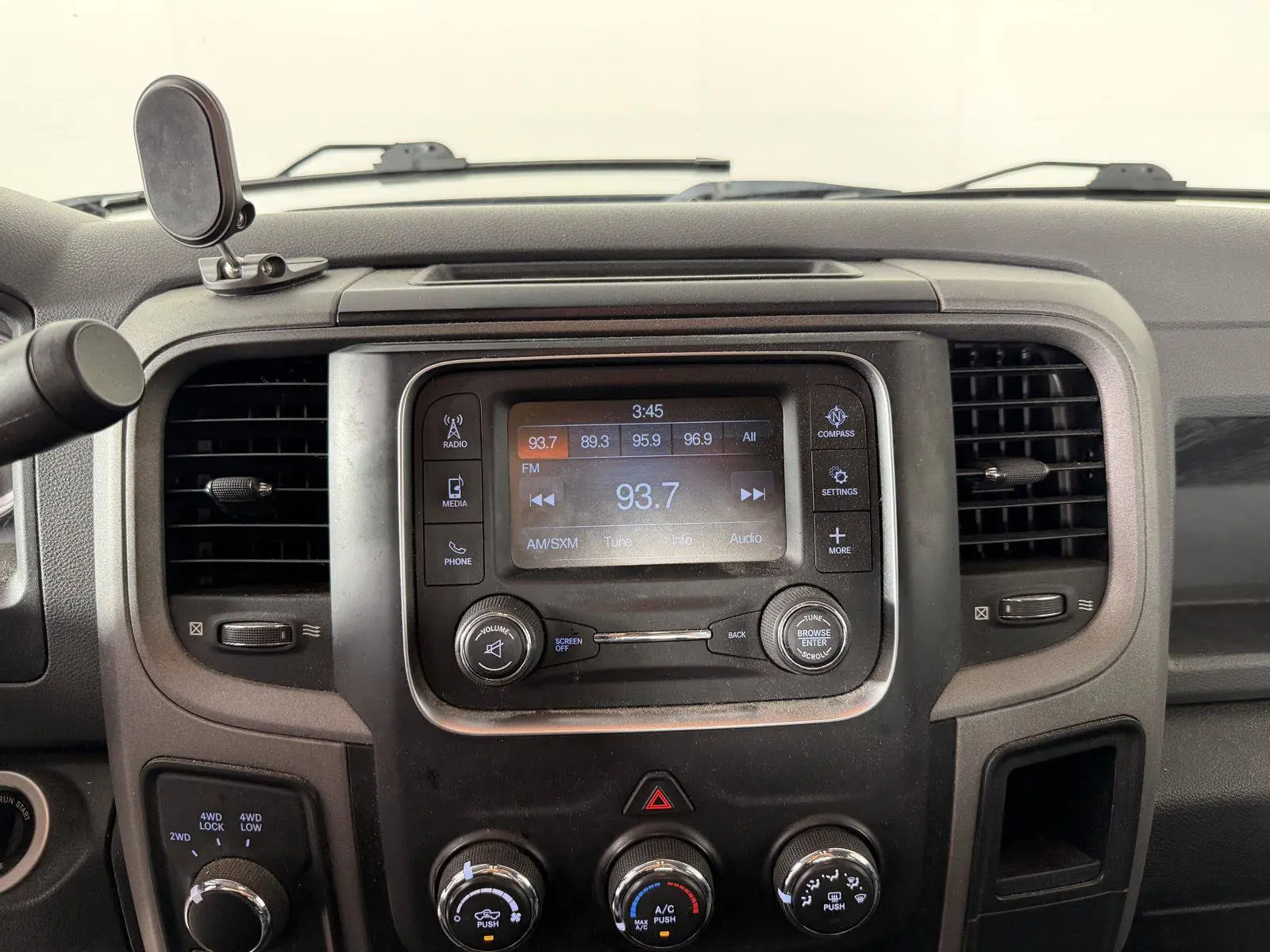 2018 RAM 1500 Express Quad Cab 4WD 6'4" Box photo 5