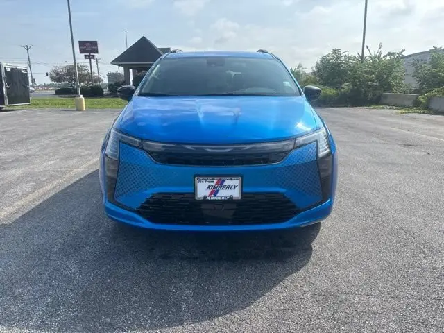 2027 Chrysler Pacifica Select photo 3