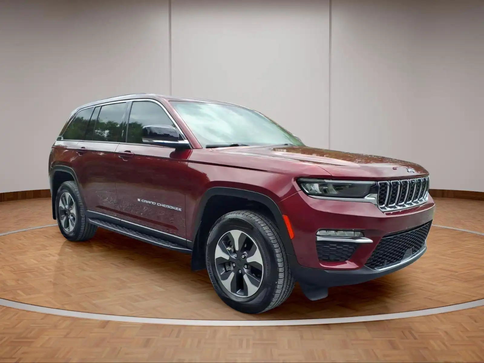 2022 Jeep Grand Cherokee 4xe 4x4's photo