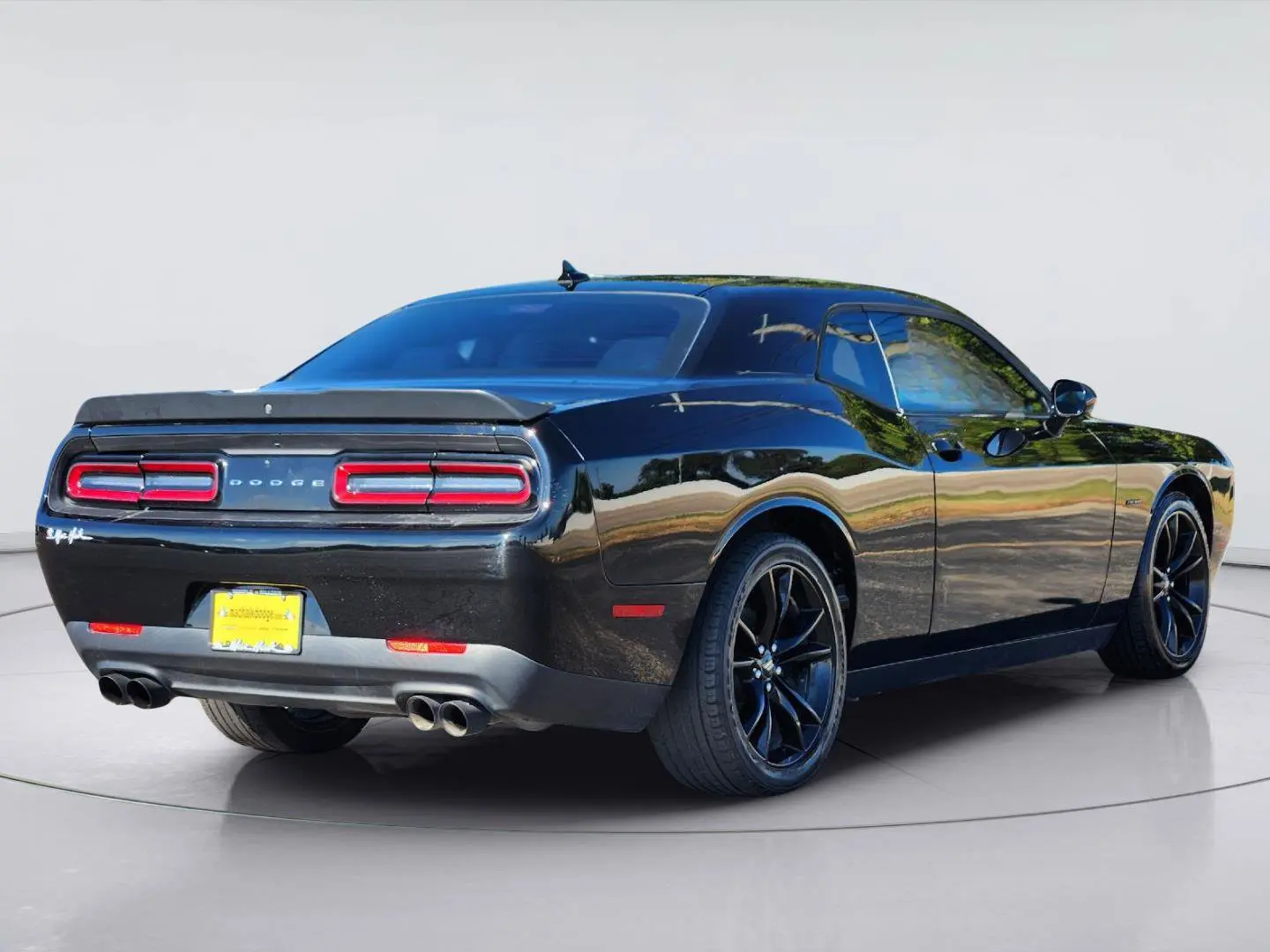 2017 Dodge Challenger R/T photo 5