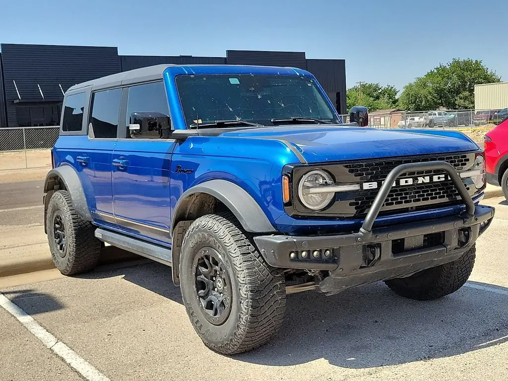 2021 Ford Bronco First Edition 4WD Advanced photo 4