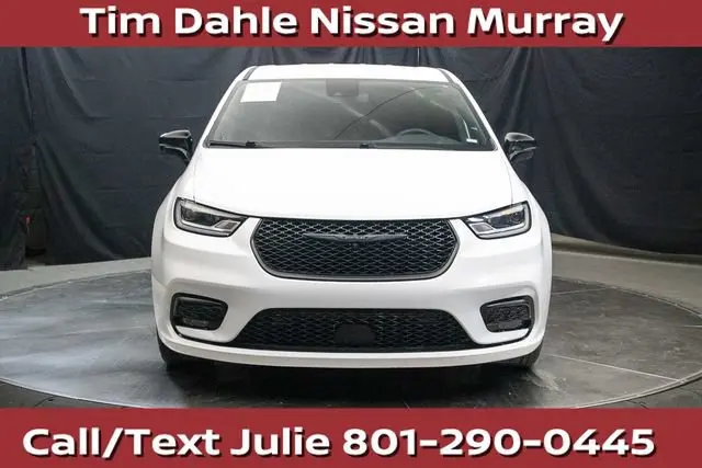 2024 Chrysler Pacifica Hybrid Select S-Appearance PHEV photo 5