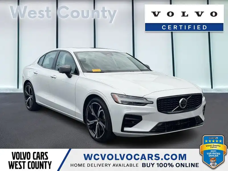 2025 Volvo S60 B5 Plus Dark AWD's photo